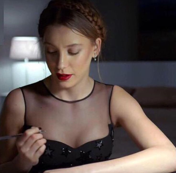 Serenay Sarıkaya hot xxx