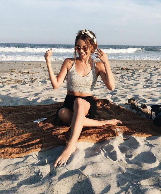 Yağmur Şimşek poses hot bikini