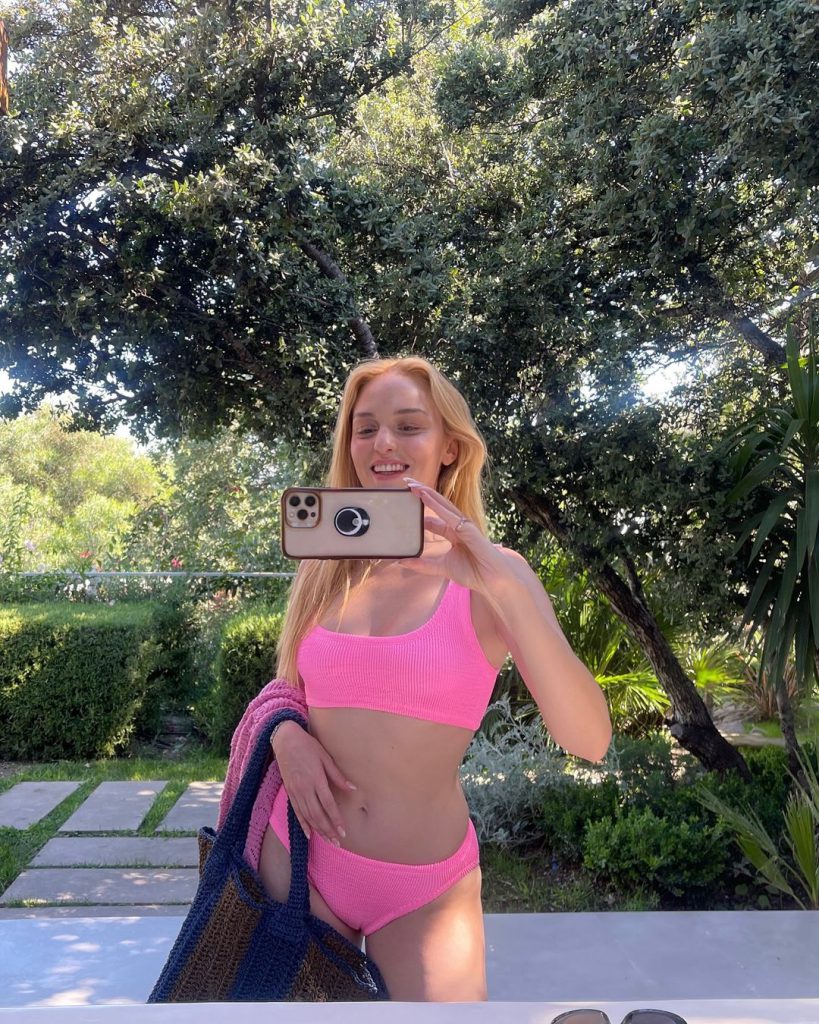 Nilperi Şahinkaya beautiful nudes