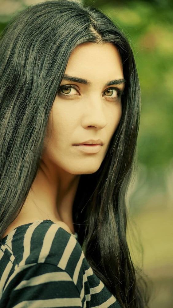 Tuba Büyüküstün modeling sexy