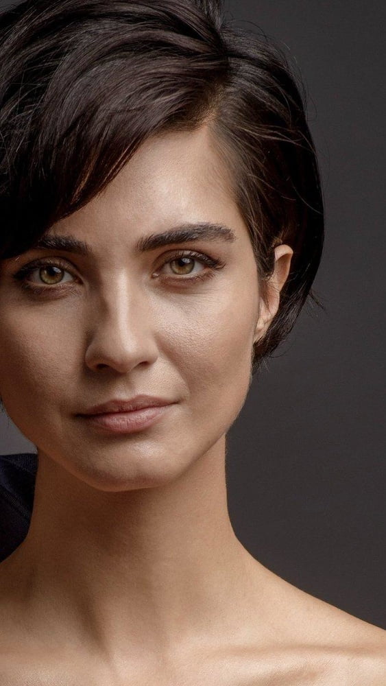 Tuba Büyüküstün modeling hot images