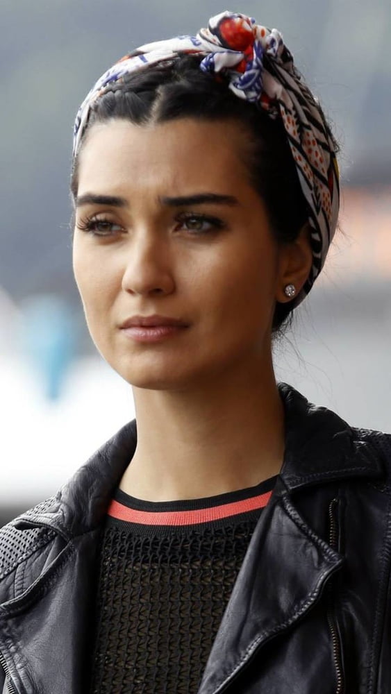 Tuba Büyüküstün ardent nude pics