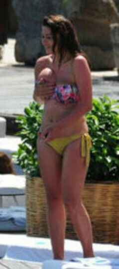 Nurgül Yeşilçay looks sexy