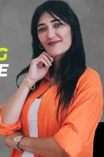 Meral Güven looks nude