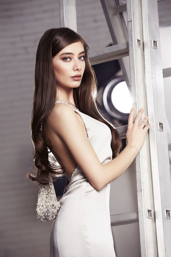 Neslihan Atagül hot