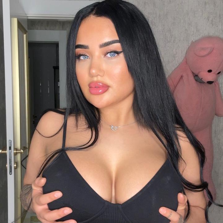 Melek Azad sluthot pics