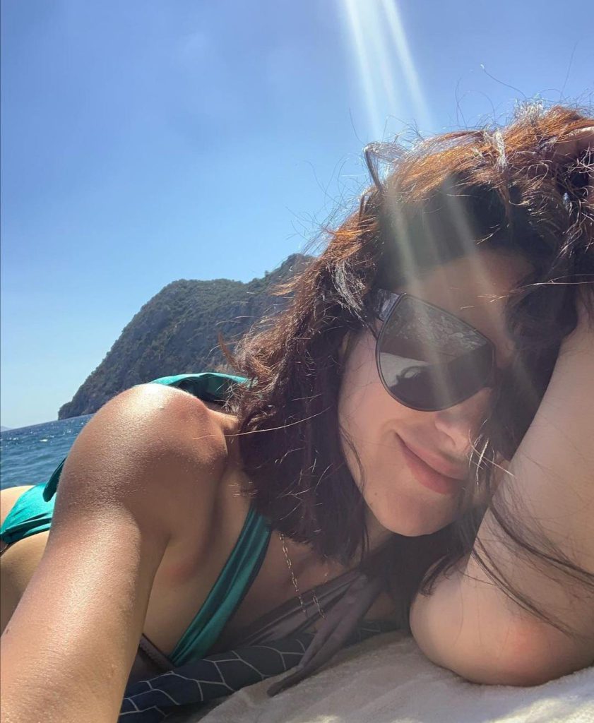 Nesrin Cavadzade hot bikini