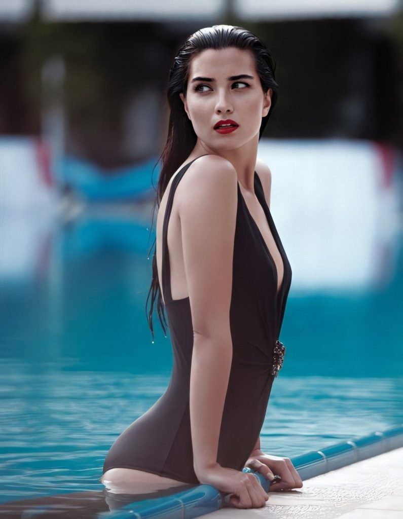 Tuba Büyüküstün ardent naked