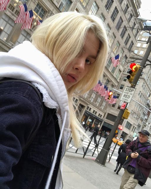 Aleyna Tilki looks porn