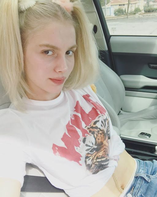 Aleyna Tilki looks nude