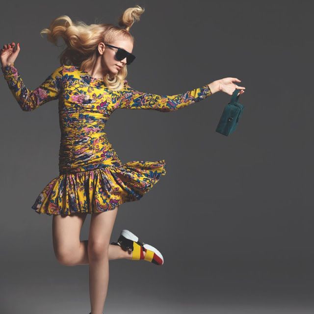 Aleyna Tilki smiles sexy