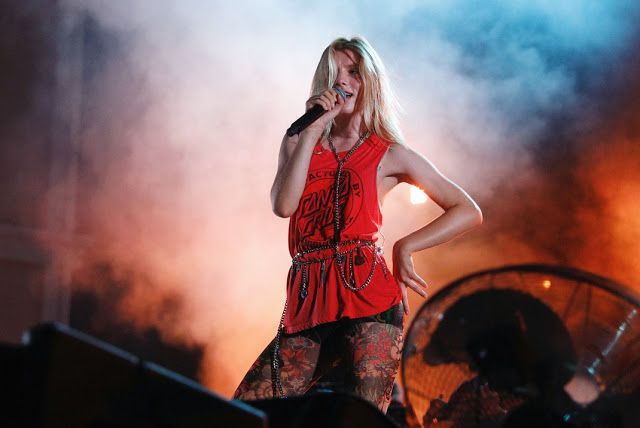 Aleyna Tilki smiles ass