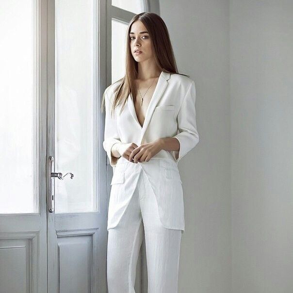 Bensu Soral depicts fire nude