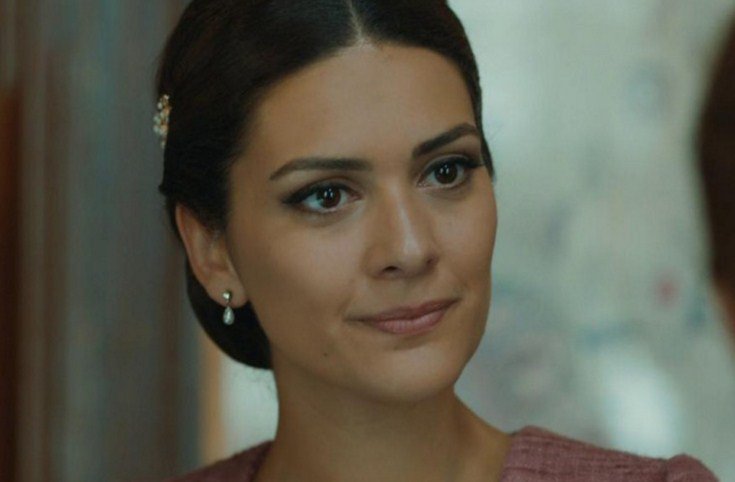 Bergüzar Korel poses nude