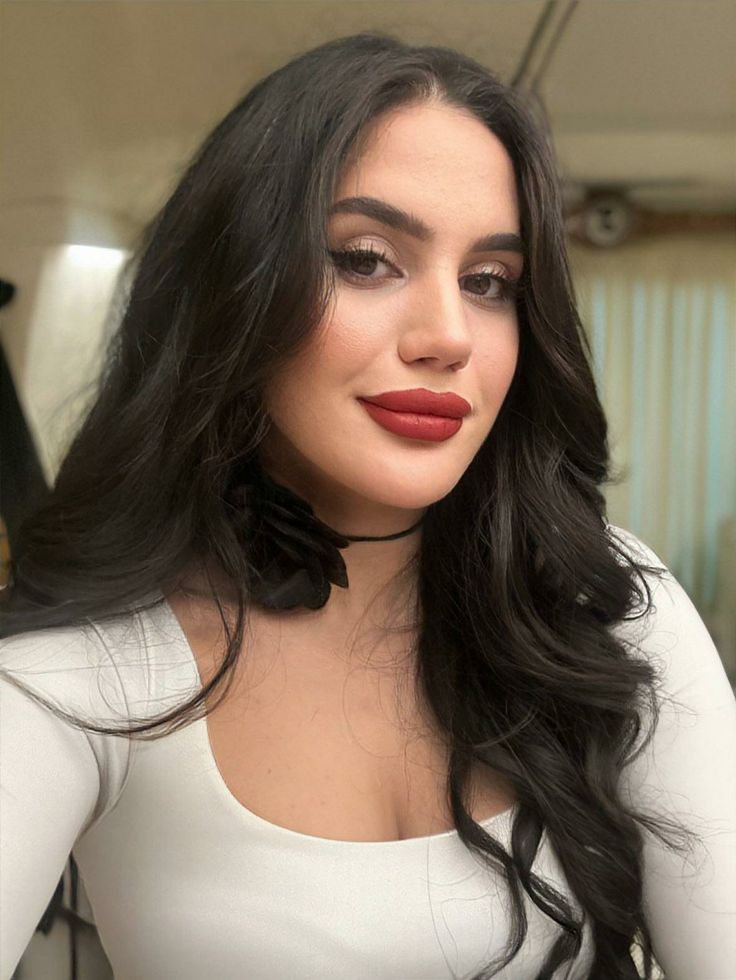 Melek Azad ardent sex