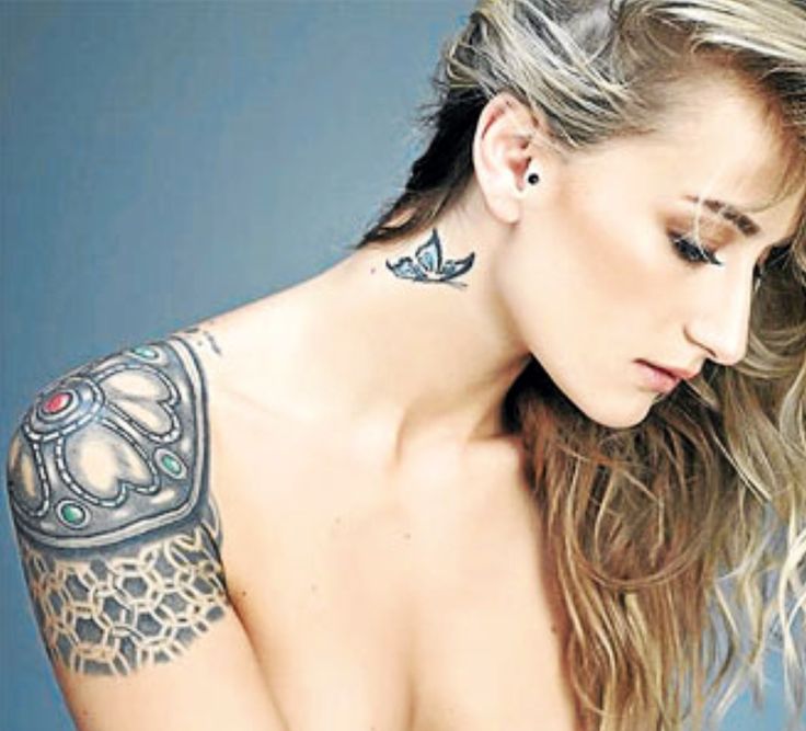 Didem Soydan poses sexy