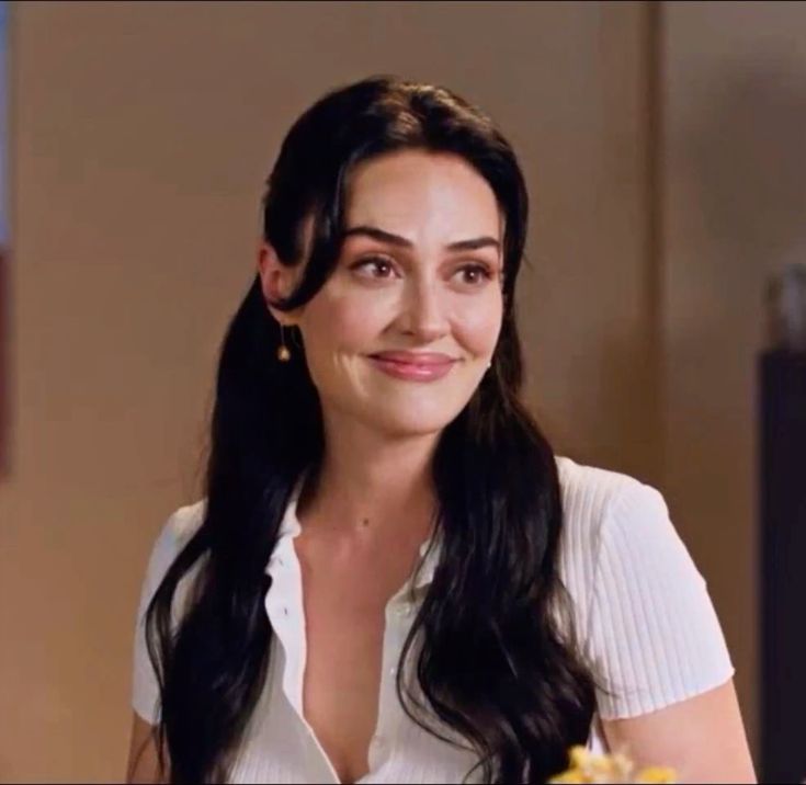 Esra Rabia hot photos