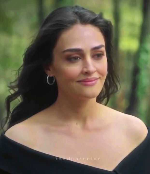 Esra Rabia hot bikini