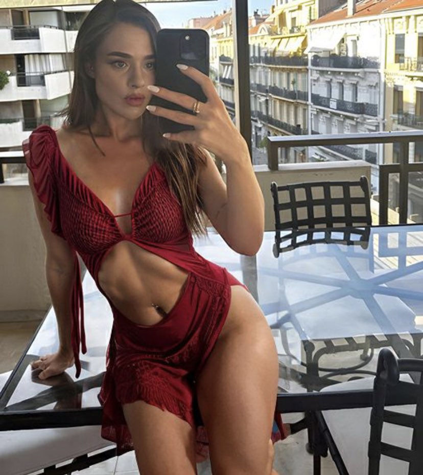 Bensu Soral modeling porn