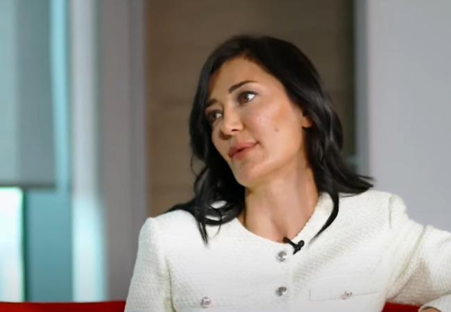 Meral Güven looks hot