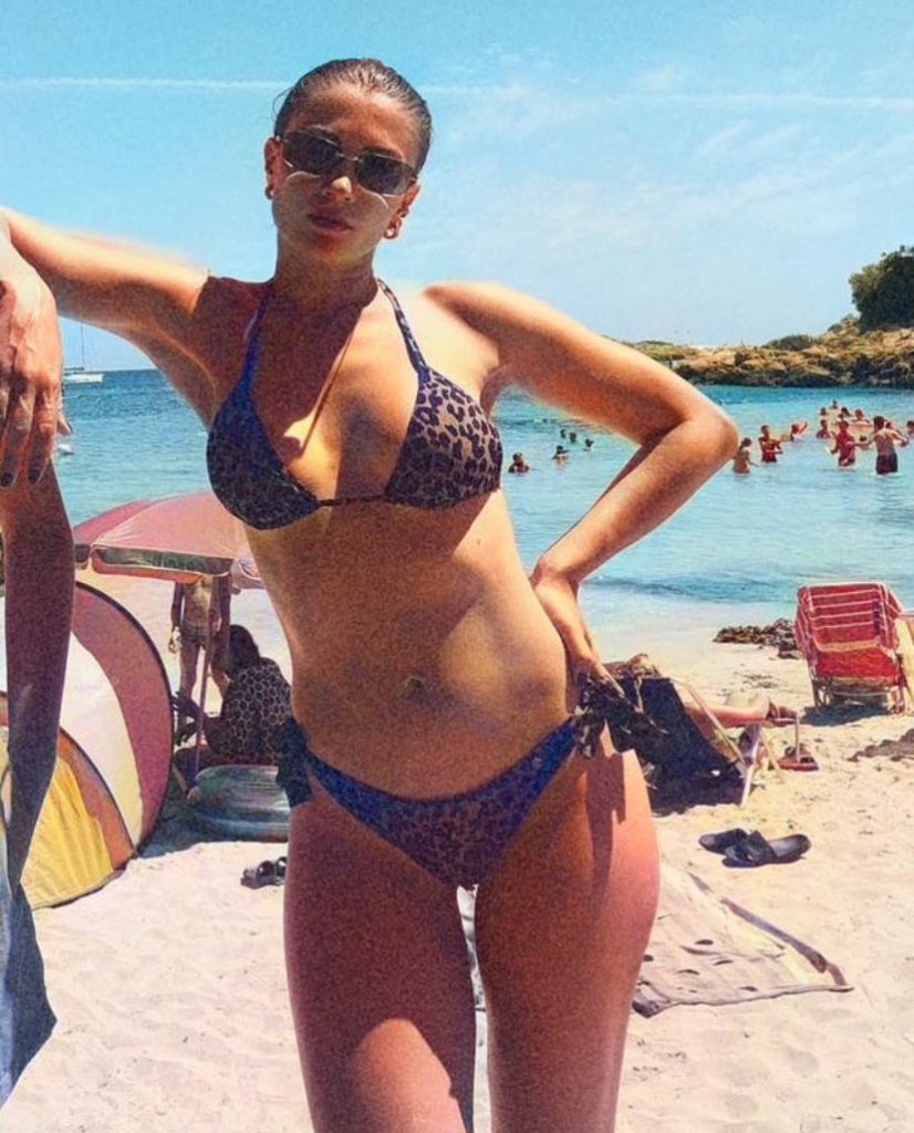 Burcu Özberk depicts fire ass