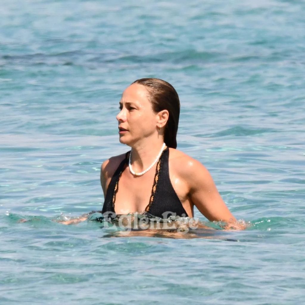 Burçin Terzioğlu smiles sex