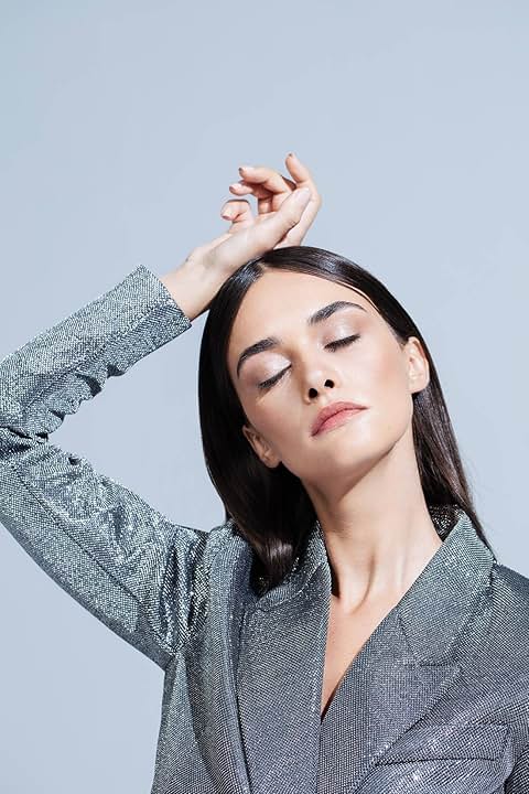 Hande Soral smiles hot photos