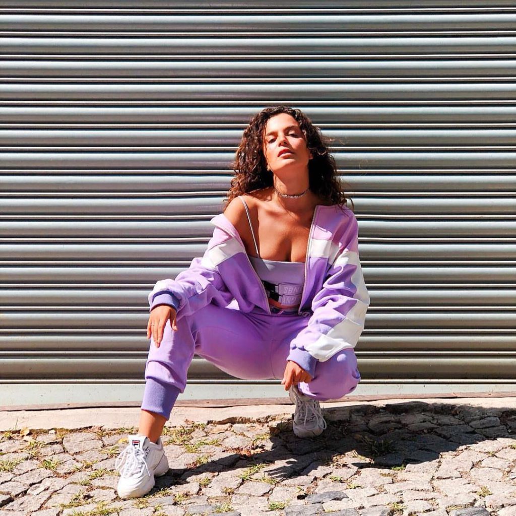 Aslı Bekiroğlu looks hot