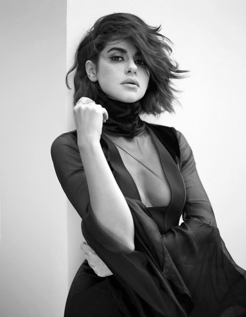 Nesrin Cavadzade looks sexy