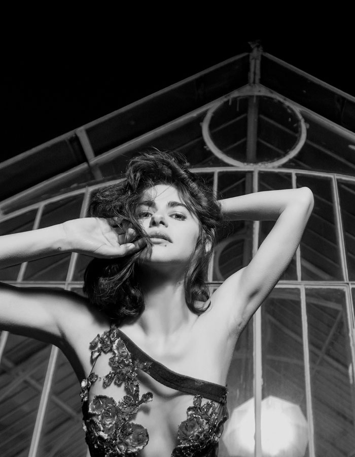 Nesrin Cavadzade looks nudes