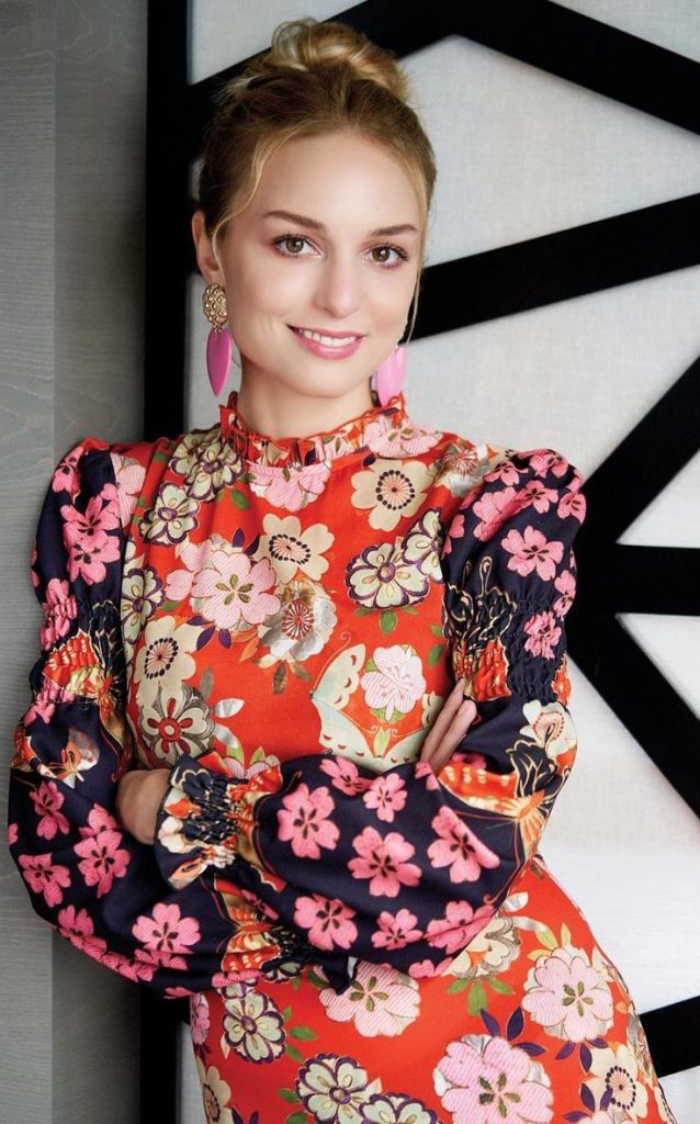 Nilperi Şahinkaya looks sexy