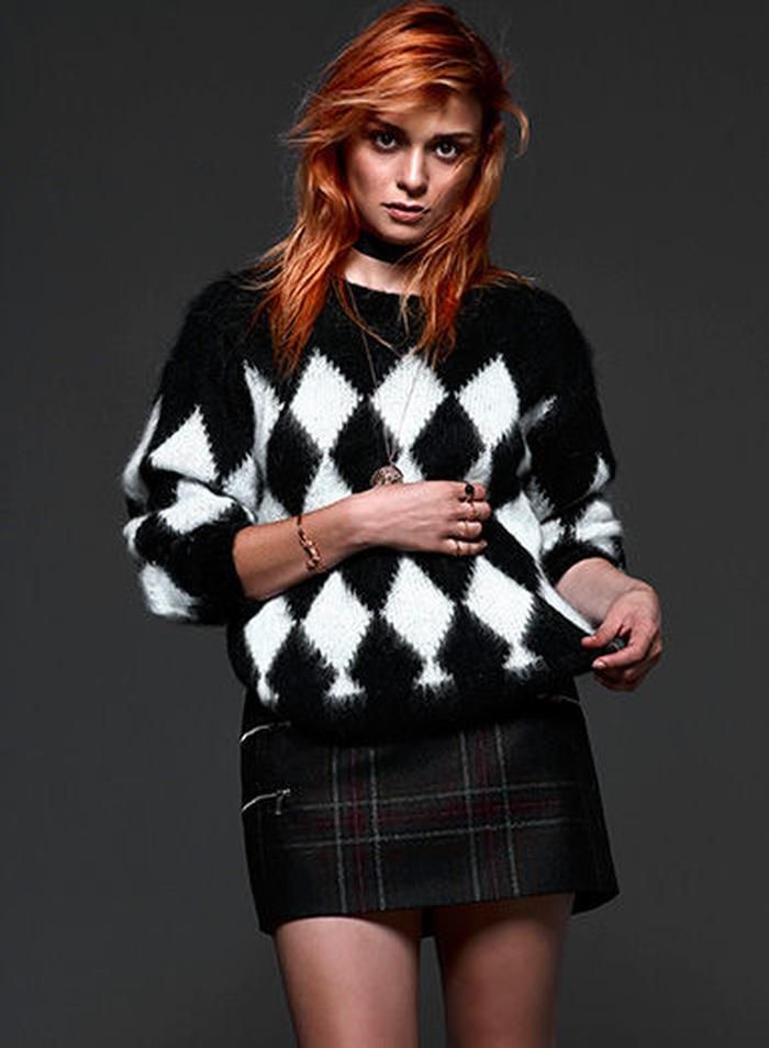 Nilperi Şahinkaya looks porn