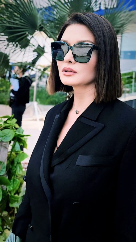 Nurgül Yeşilçay smiles fuck