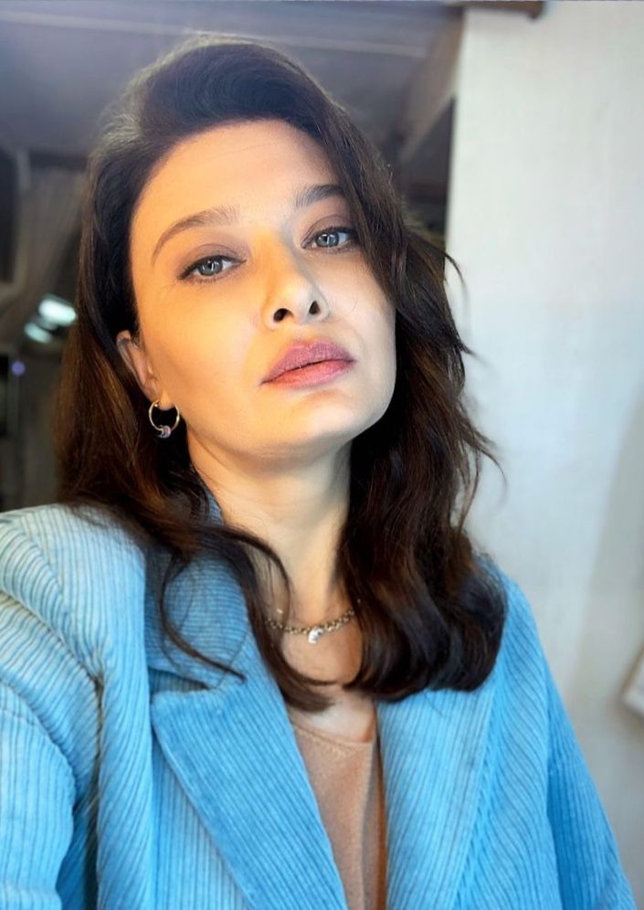 Nurgül Yeşilçay smiles hot xxx