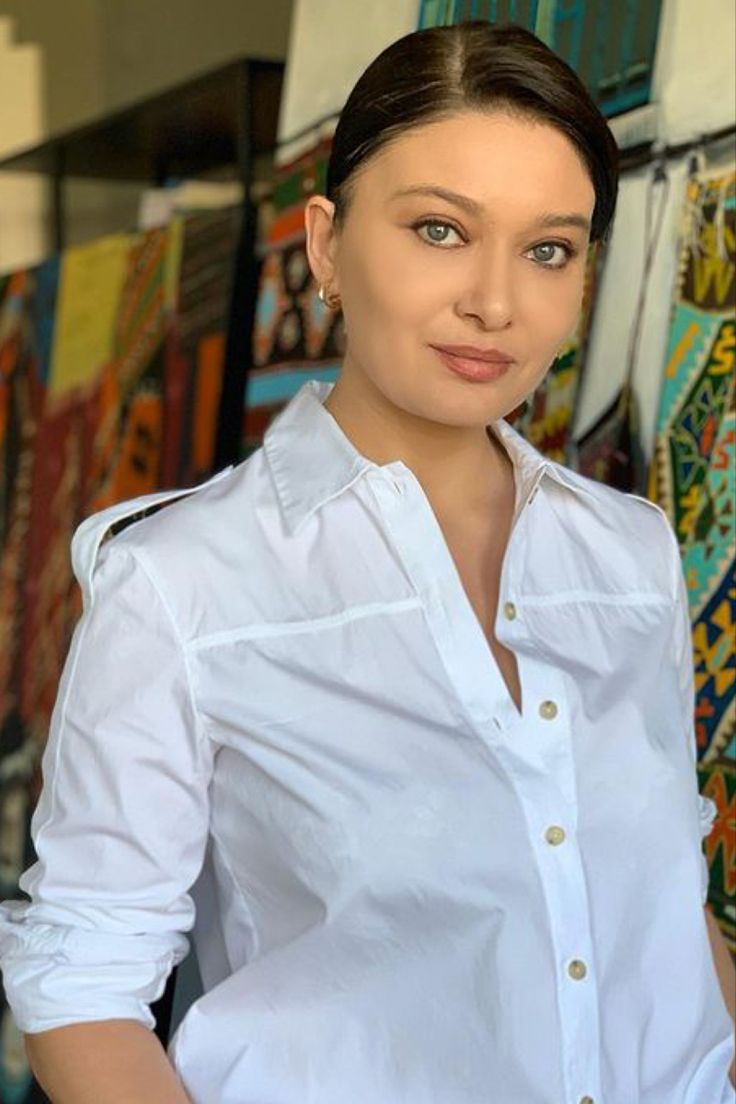 Çıplak Nurgül Yeşilçay Bikinili Külotsuz Sıcak Resimler