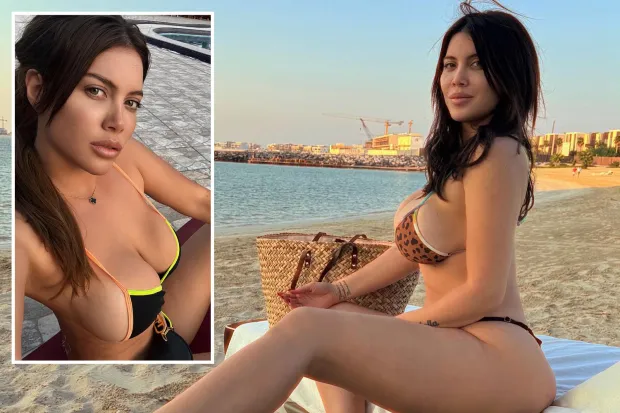 Wanda Nara depicts fire hot bikini