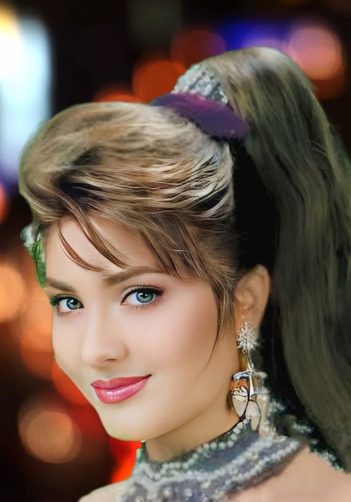 Sibel Can smiles bikini 