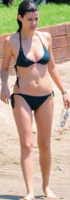 Beren Saat hot photos