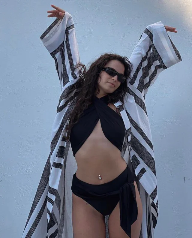 Aslı Bekiroğlu depicts fire fuck