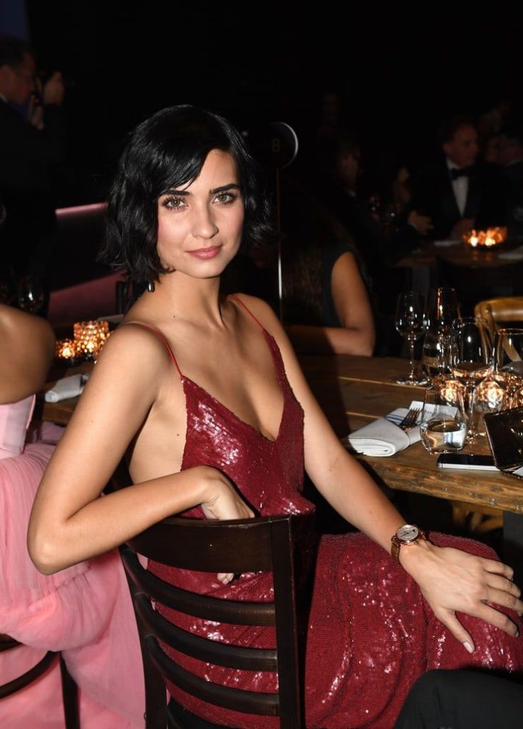 Tuba Büyüküstün depicts fire sex