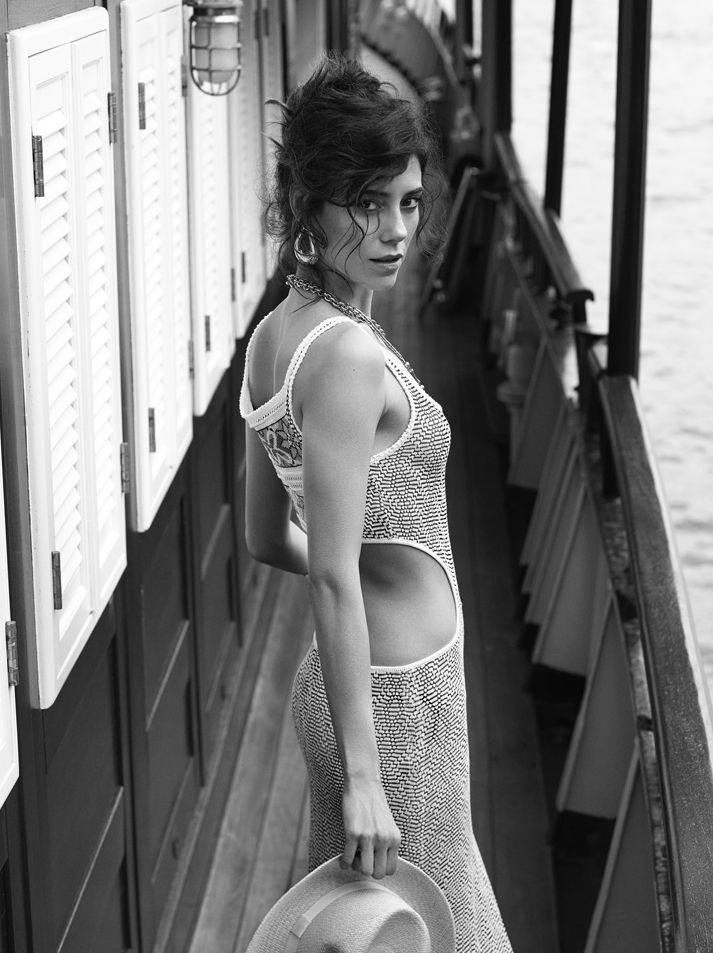 Cansu Dere poses fuck