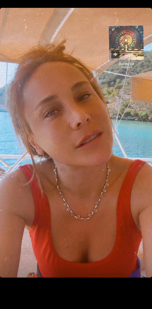 Burçin Terzioğlu looks hot