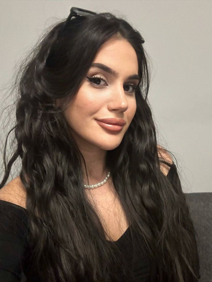 Melek Azad ardent xxx 