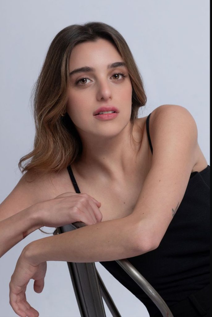 Aslı Bekiroğlu depicts fire hot xxx