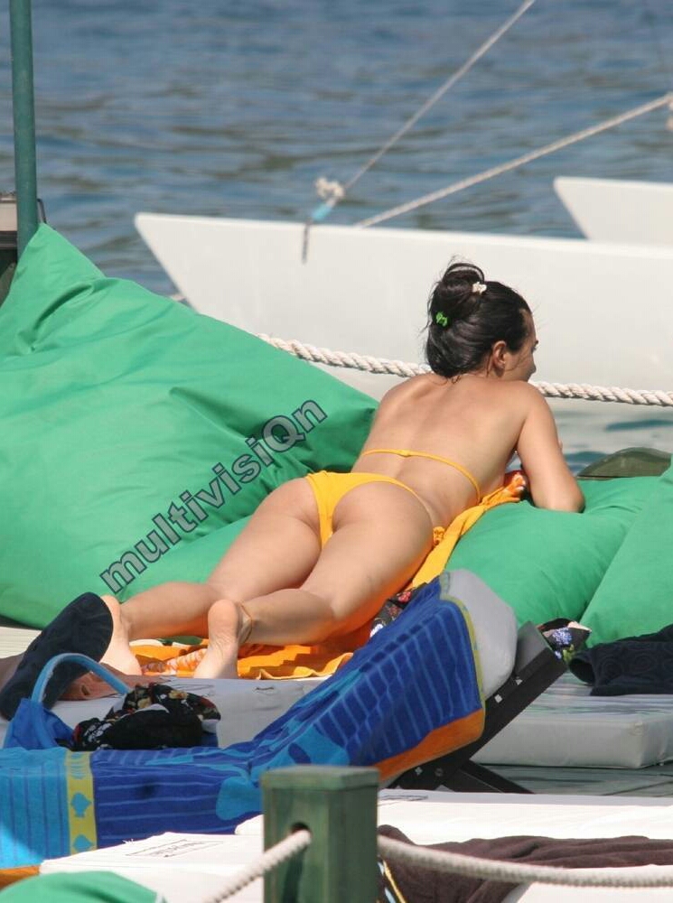 Tuba Büyüküstün depicts fire nude