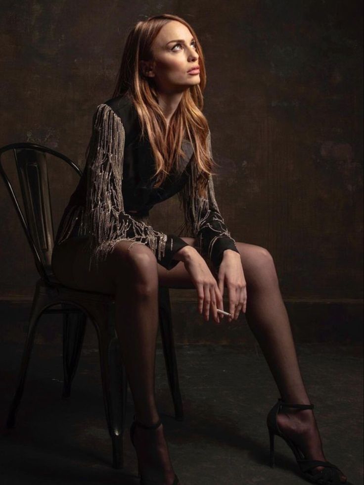 Nilperi Şahinkaya smiles porn