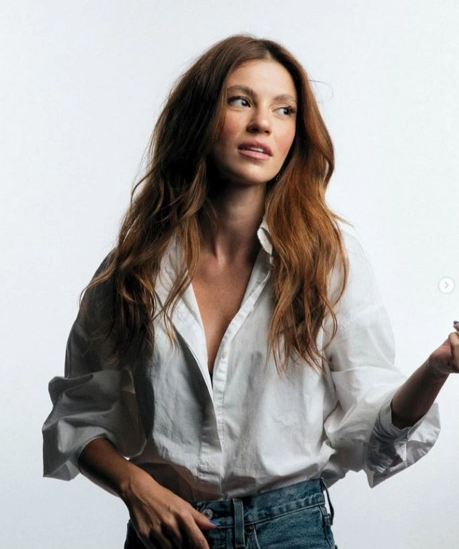 Yüsra Geyik hot bikini