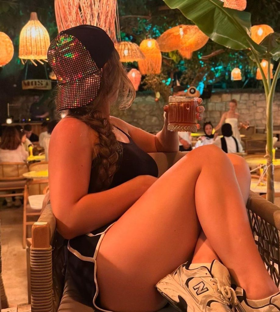 Esra Rabia beautiful nudes