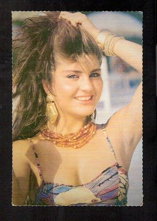 Sibel Can poses hot pics