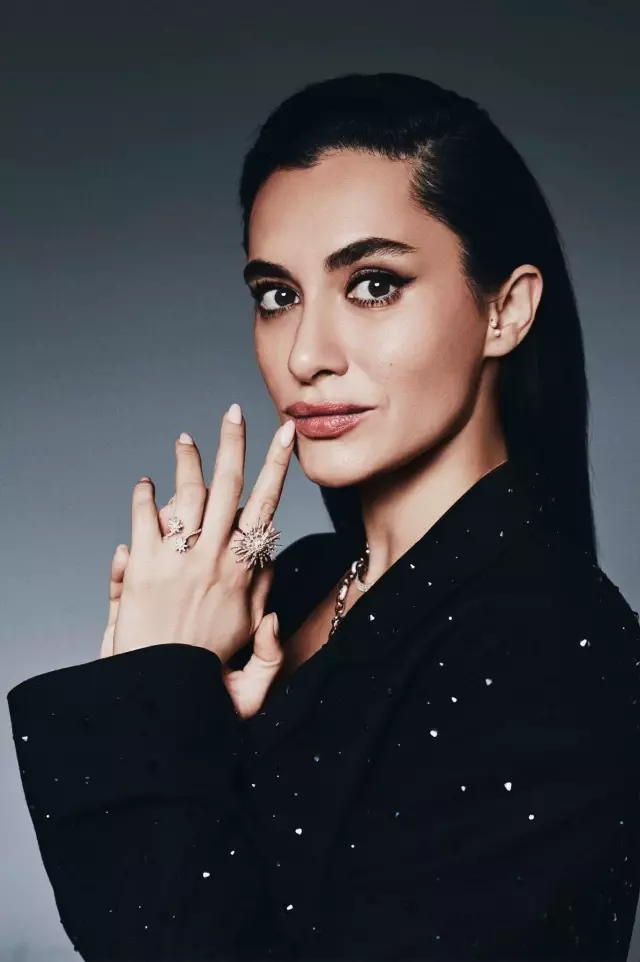 Yüsra Geyik sex scenes